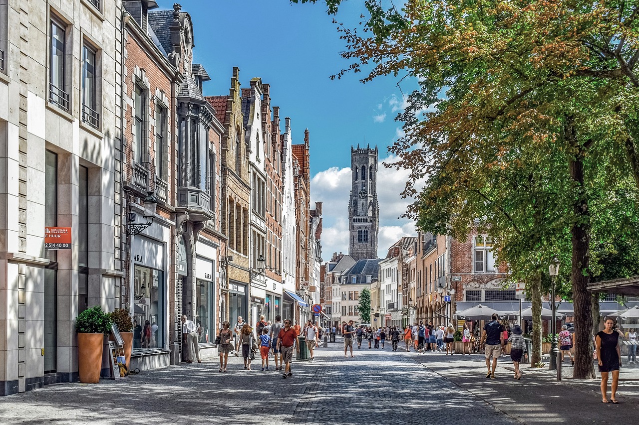 In the second quarter of 2024, the number of domestic trips taken by Belgian citizens decreased by 8.9% compared to the same period in 2023, according to data from Statbel, Belgium's national statistics office.