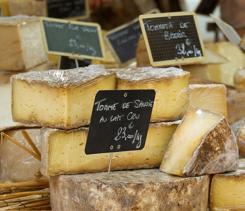 Some 58% of French consumers believe that buying local has a 'positive impact' on their communities, while close to two thirds (64%) state that they are willing to pay more for products that guarantee fair remuneration to small producers, new data from Kantar has found.