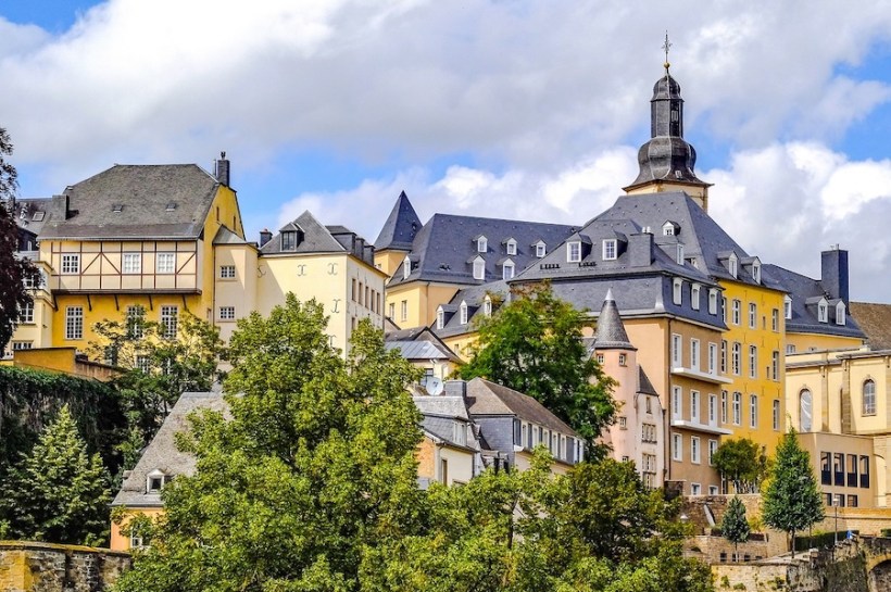 The inflation rate in Luxembourg rose to 2.4% in March, up from 1.3% the previous month, according to States, Luxembourg's statistics body.