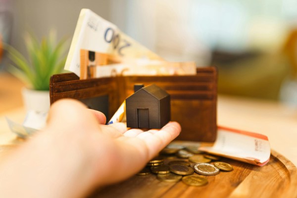 The household savings rate in the euro area stood at 15.3% in the third quarter of 2024, down marginally from 15.6% in the previous quarter, new data from Eurostat has revealed.