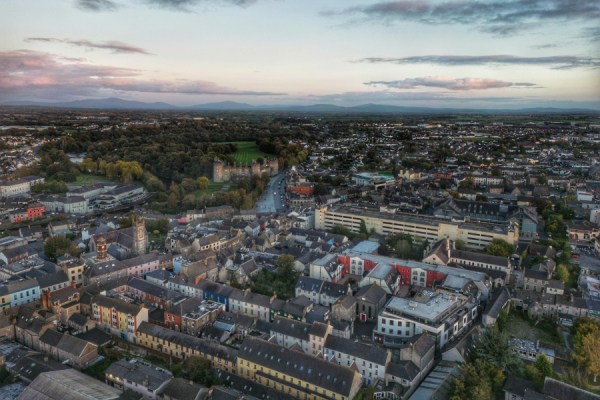 The Irish construction sector showed renewed growth in the first quarter of the year, with a 'sharper rise in new business' leading to an expansion in activity, according to the latest AIB Ireland Construction PMI report.