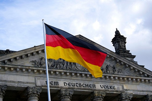 Some 42% of German economists view the country's new federal government as either 'rather negative' (30%) or 'very negative' (12%), in a survey undertaken by ifo and Frankfurter Allgemeine Zeitung (FAZ).