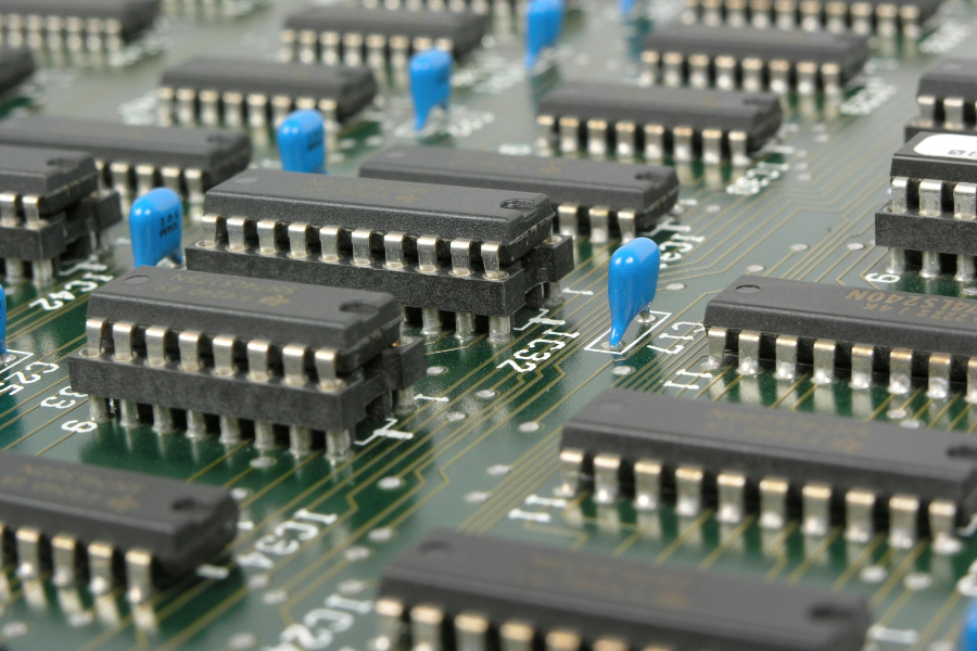 The European Union imported €478 billon worth of high-tech products last year from non-EU countries, roughly on a par with the previous year (-0.2%), and exported €501 billion, an increase of 8.1%.