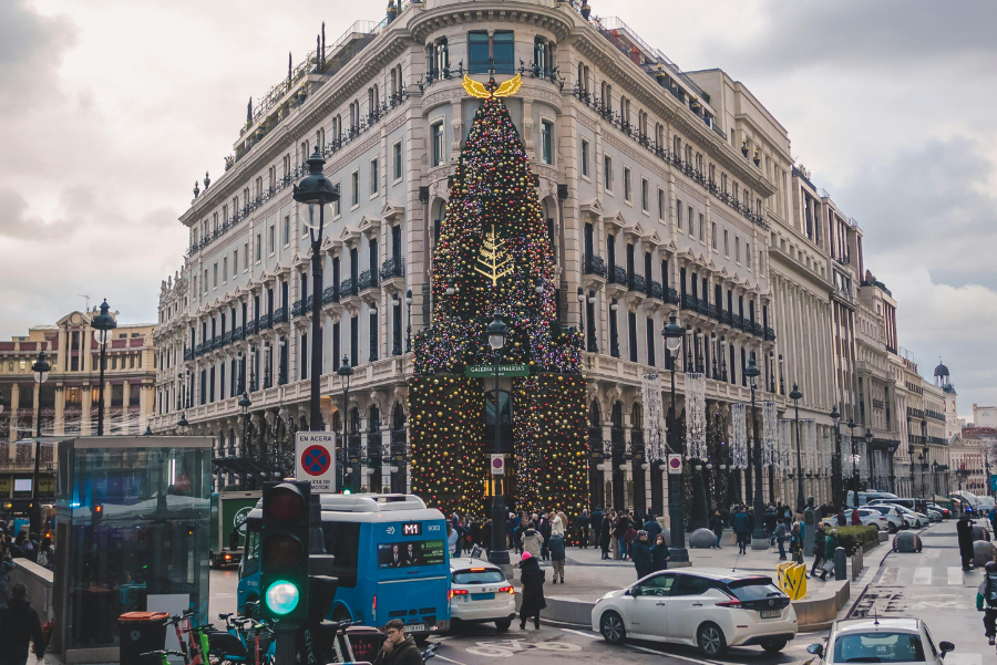 Seven in ten (71%) Spanish households plan to spend as much on Christmas this year as they did in 2024, according to a study by AECOC Shopperview.
