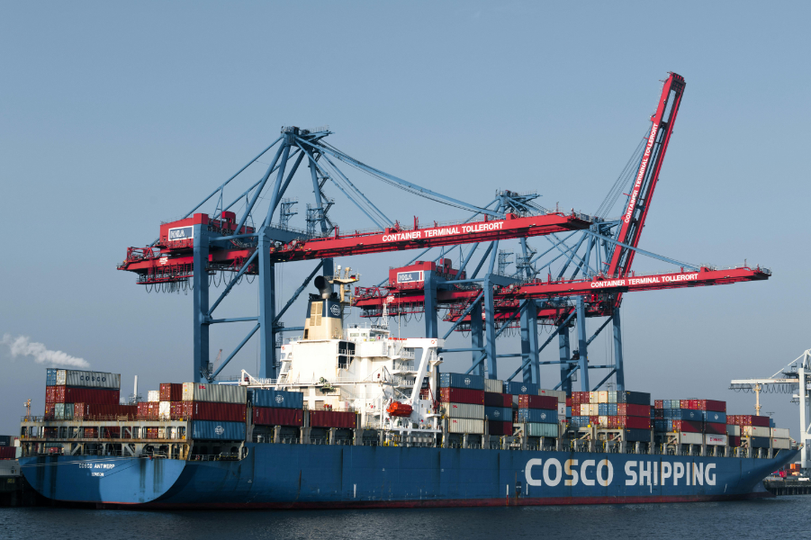 Trade between the European Union and China continued to expand in value terms last year, but the balance remained heavily tilted in China’s favour, according to Eurostat data.